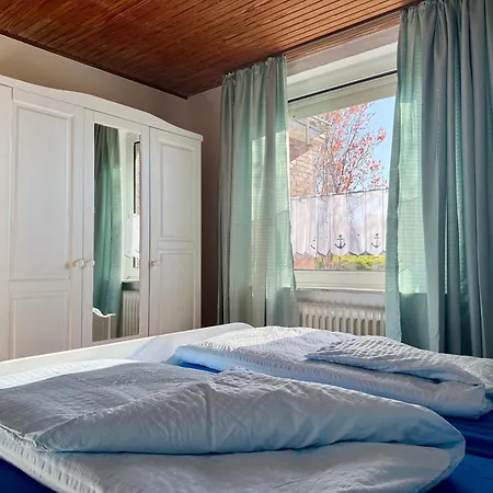 Kapitaen Mit Terrasse Und Garten Apartamento Bensersiel